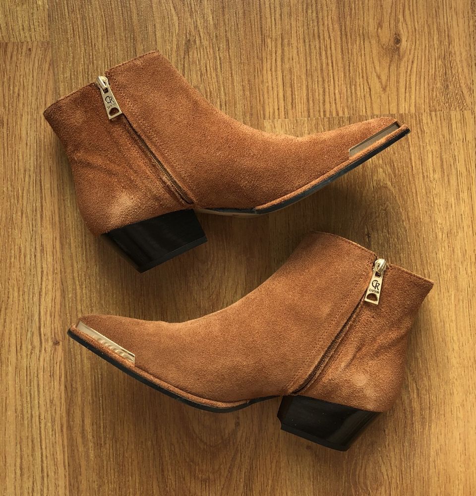 Nowe kowbojki Carinii ankle boots skórzane skóra zamsz 40