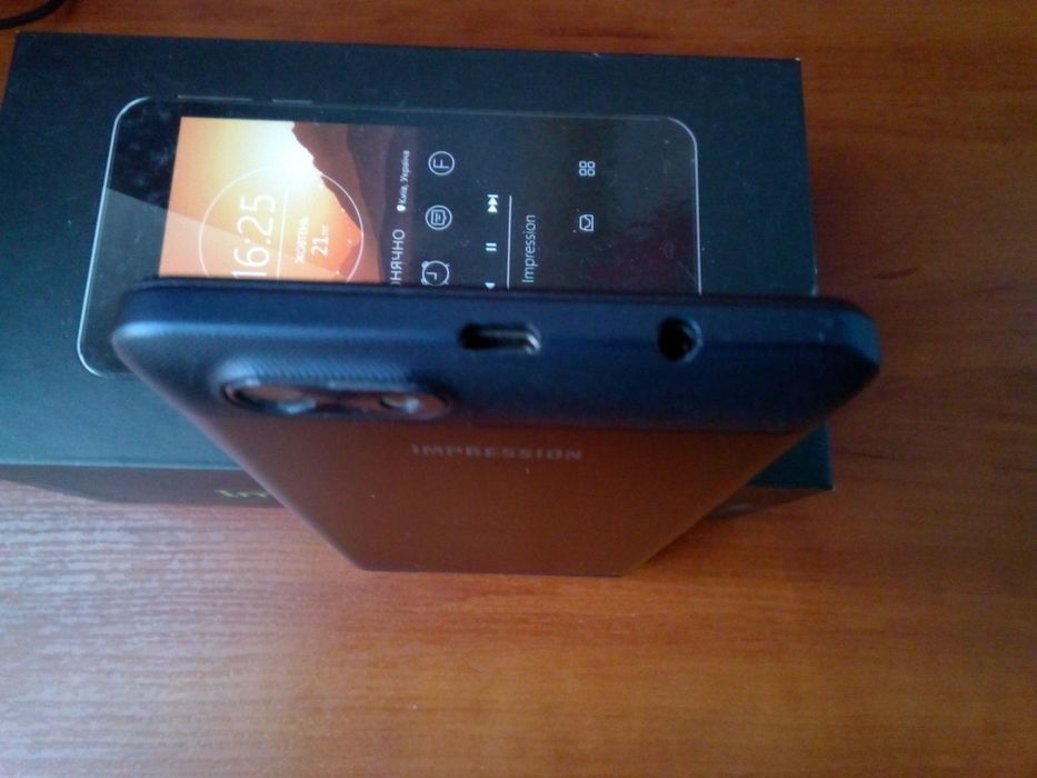 Смартфон Impression ImSmart С551 2/16Gb