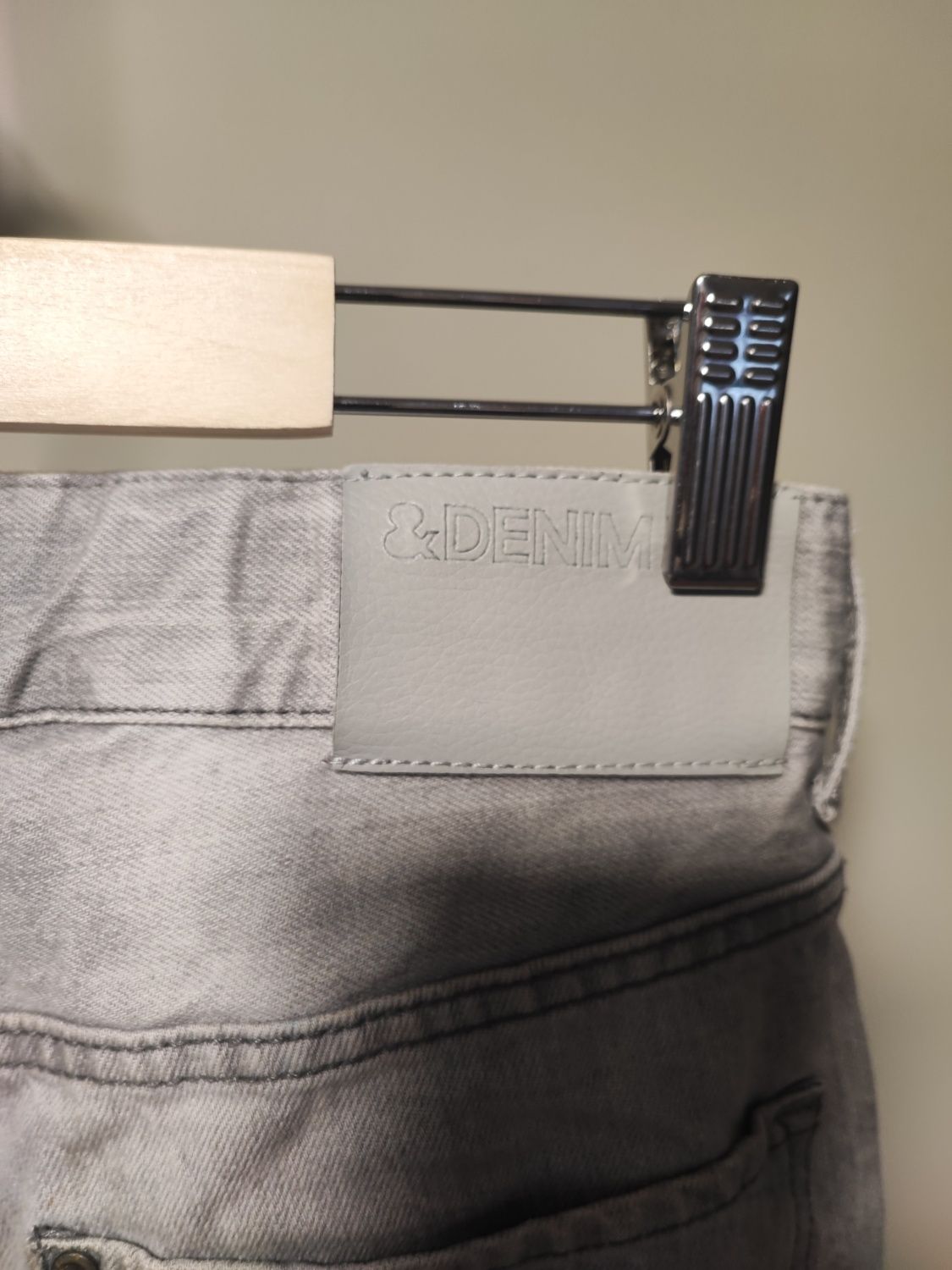 Spodenki chłopięce Denim szare rozmiar 146 stan bdb