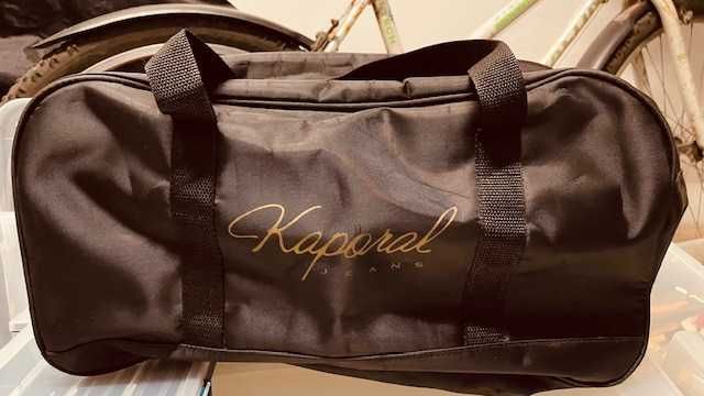 Saco de viagem preto
Saco de viagem preto