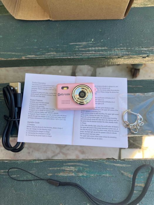 Mini câmara de vídeo e fotografia linda