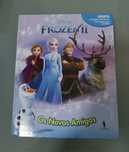 Frozen II, livro com 10 figuras e cenário