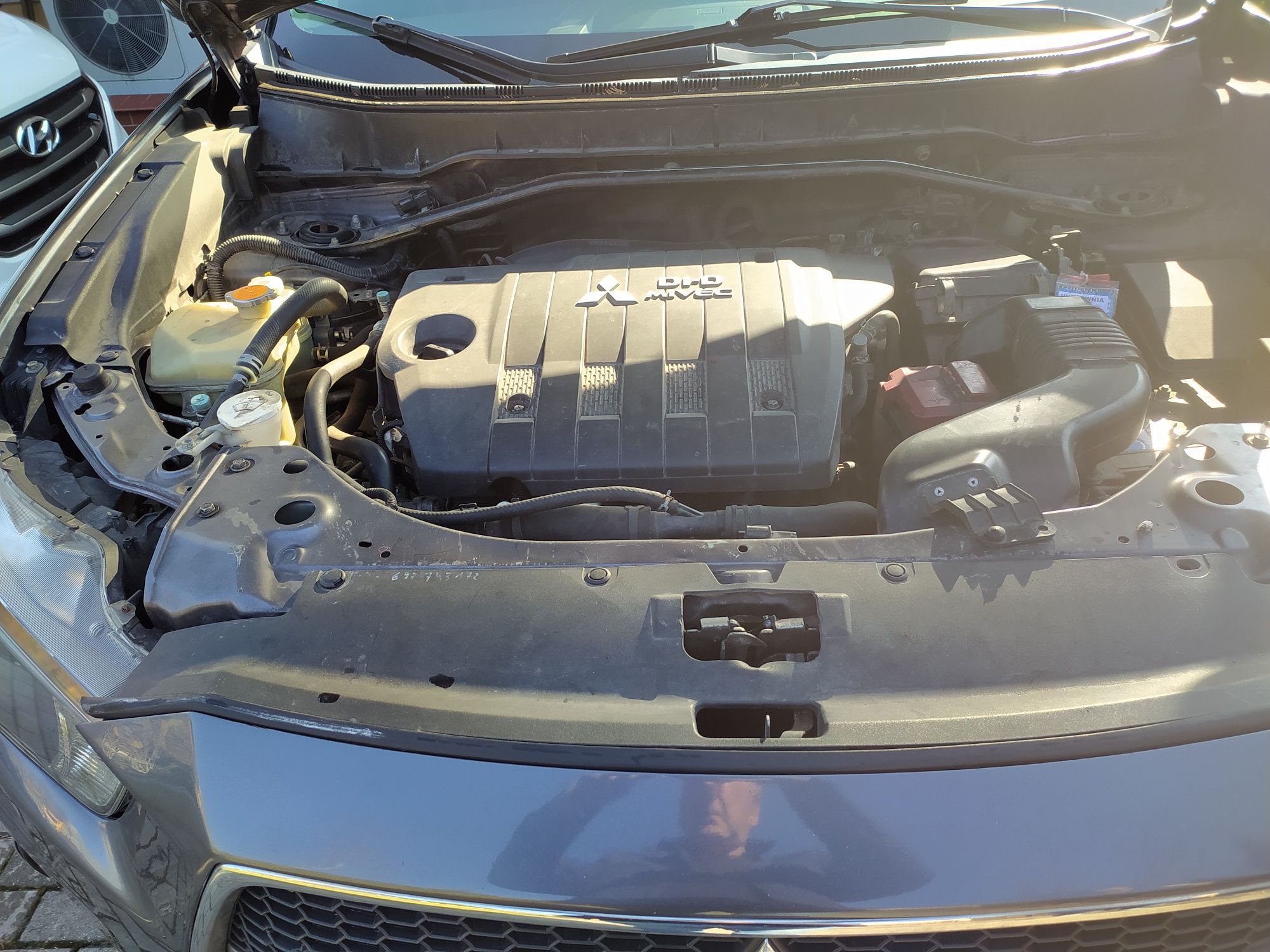 MITSUBISHI OUTLANDER  2011 r. 2.2 diesel 177KM 4/4