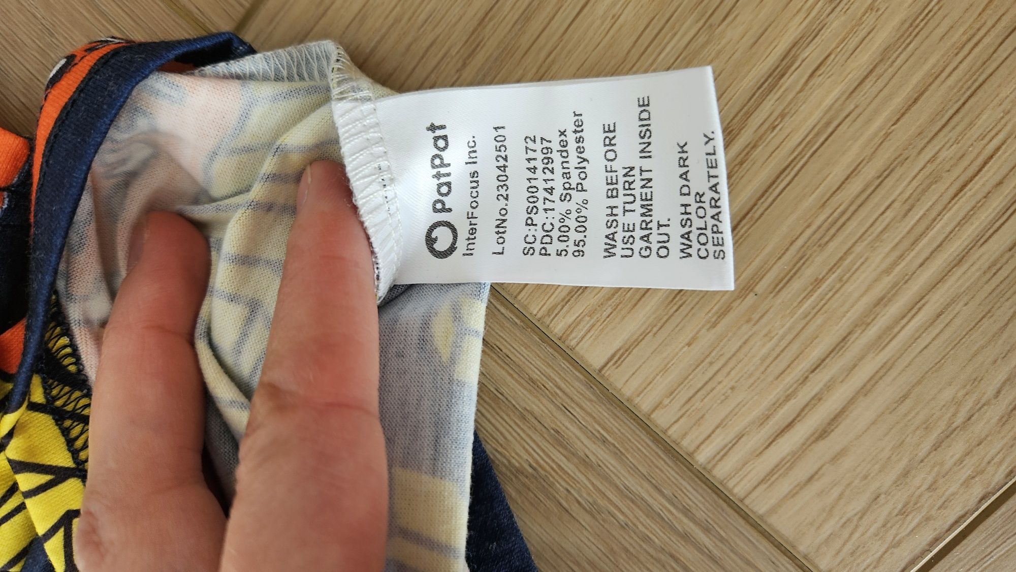 Koszulka we wzor frytek 104 110