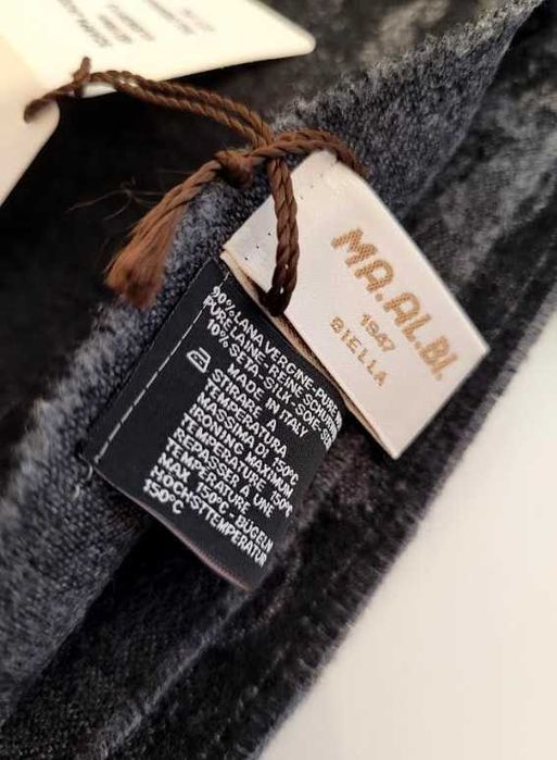 Szal ,szlik L180 cm, B 45 cm 90% dziewiczej wełny, 10% jedwabiu