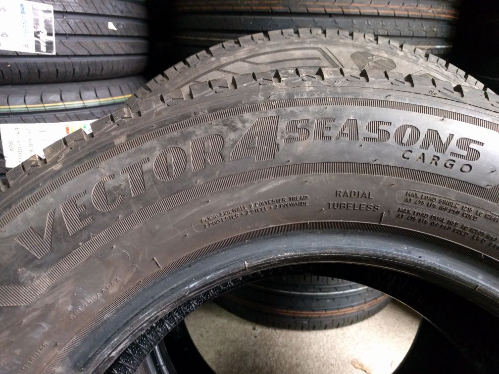 235/65R16C Goodyear Vector 4Seasons Cargo 2022 Całoroczne