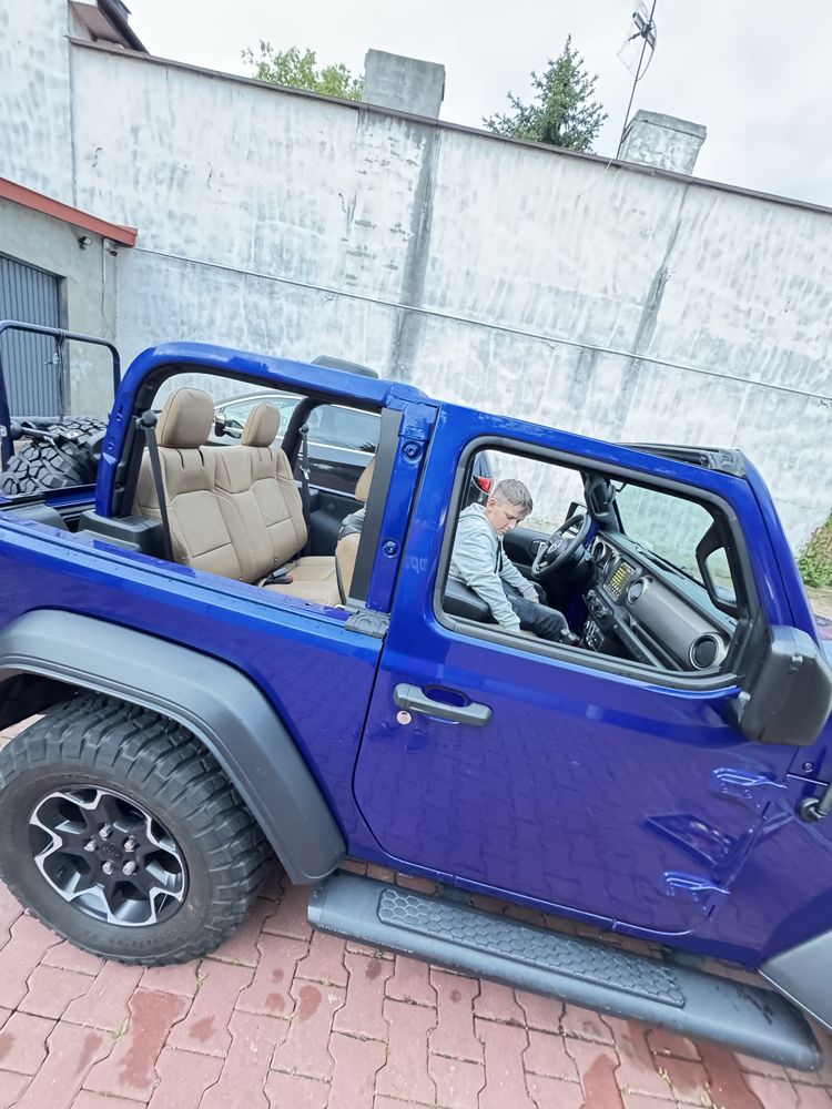 Jeep wrangler 2018 JL automat w zestawie Mlodzieżowym