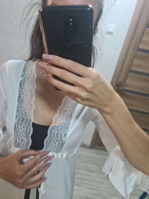 Білий халат з кружевом