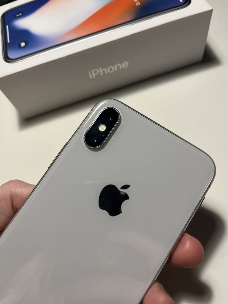 iPhone X 10 64GB Silver