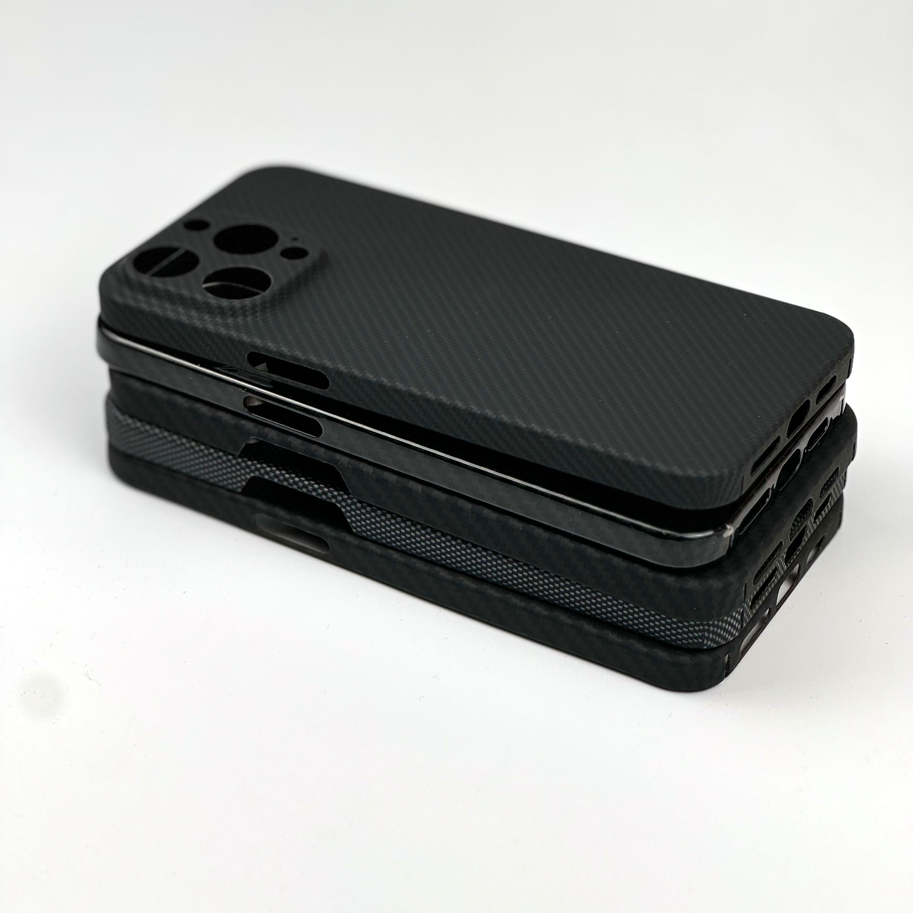 Ультратонкий карбоновый чехол iPhone 15 Pro Max