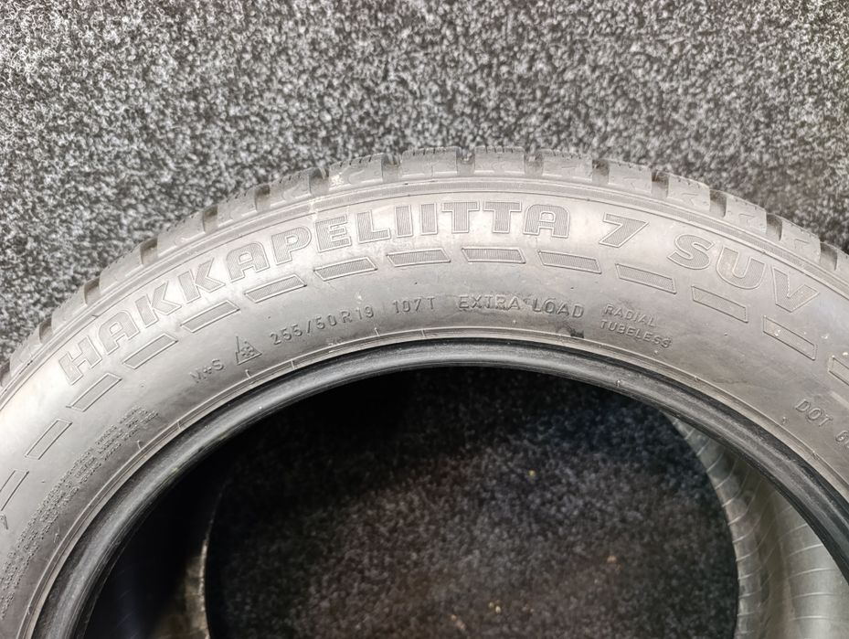 Шини 255/50R19 Nokian (шип)