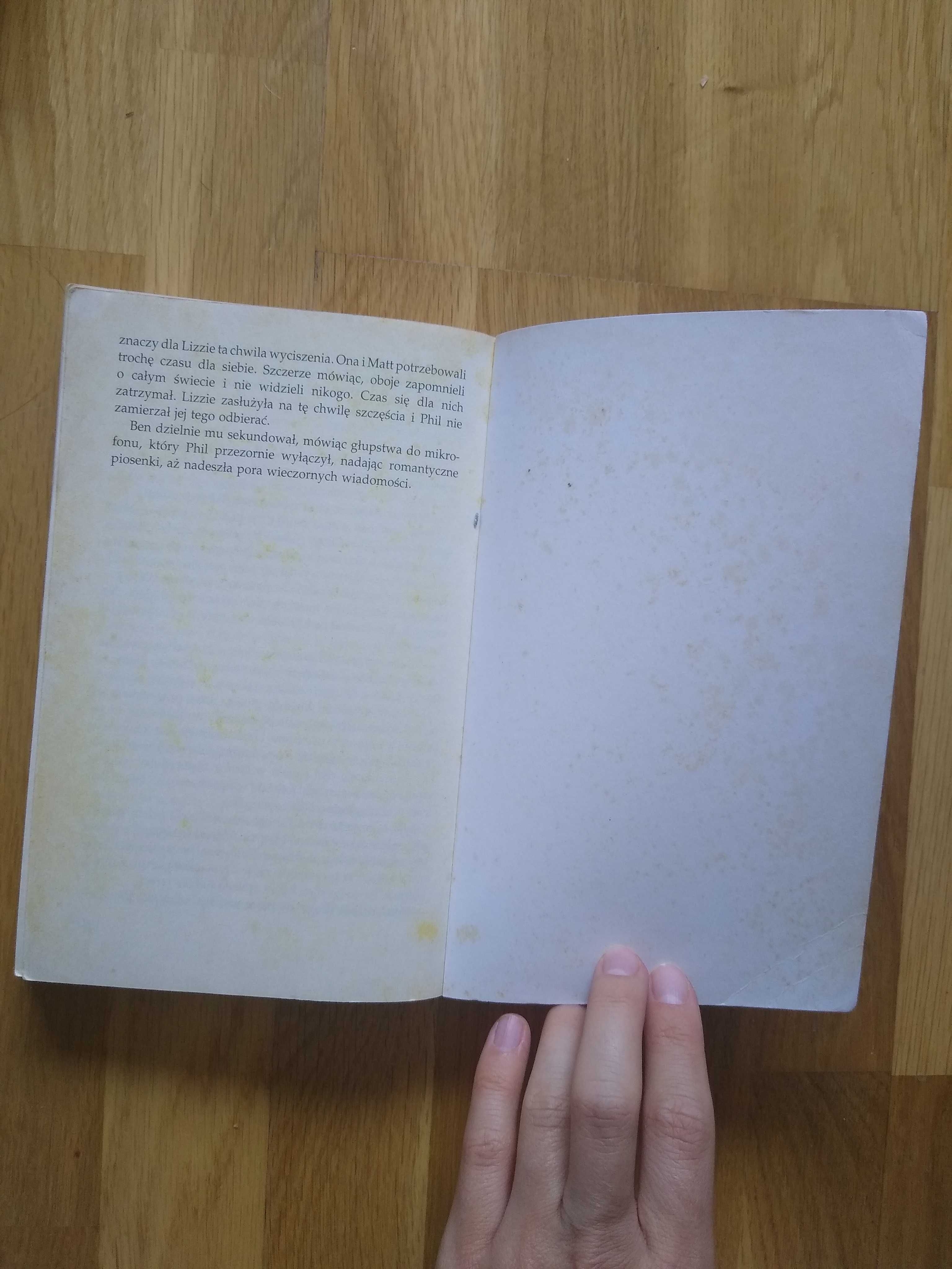 Książka młodzieżowa "Imię i nazwisko zastrzeżone" Jane Sigaloff.
