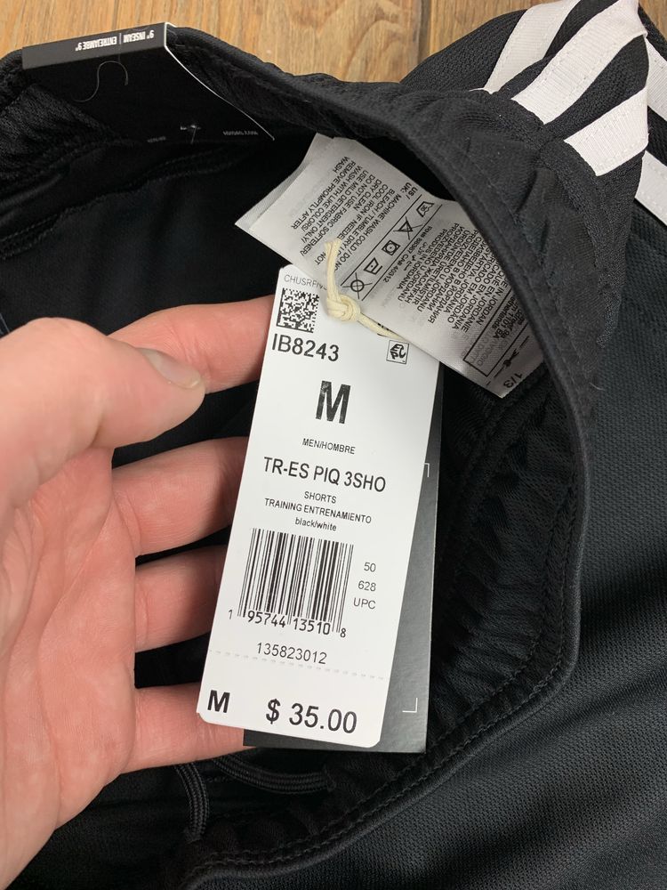 Чоловічі шорти Adidas Essentials оригінал нові чорні з бірками