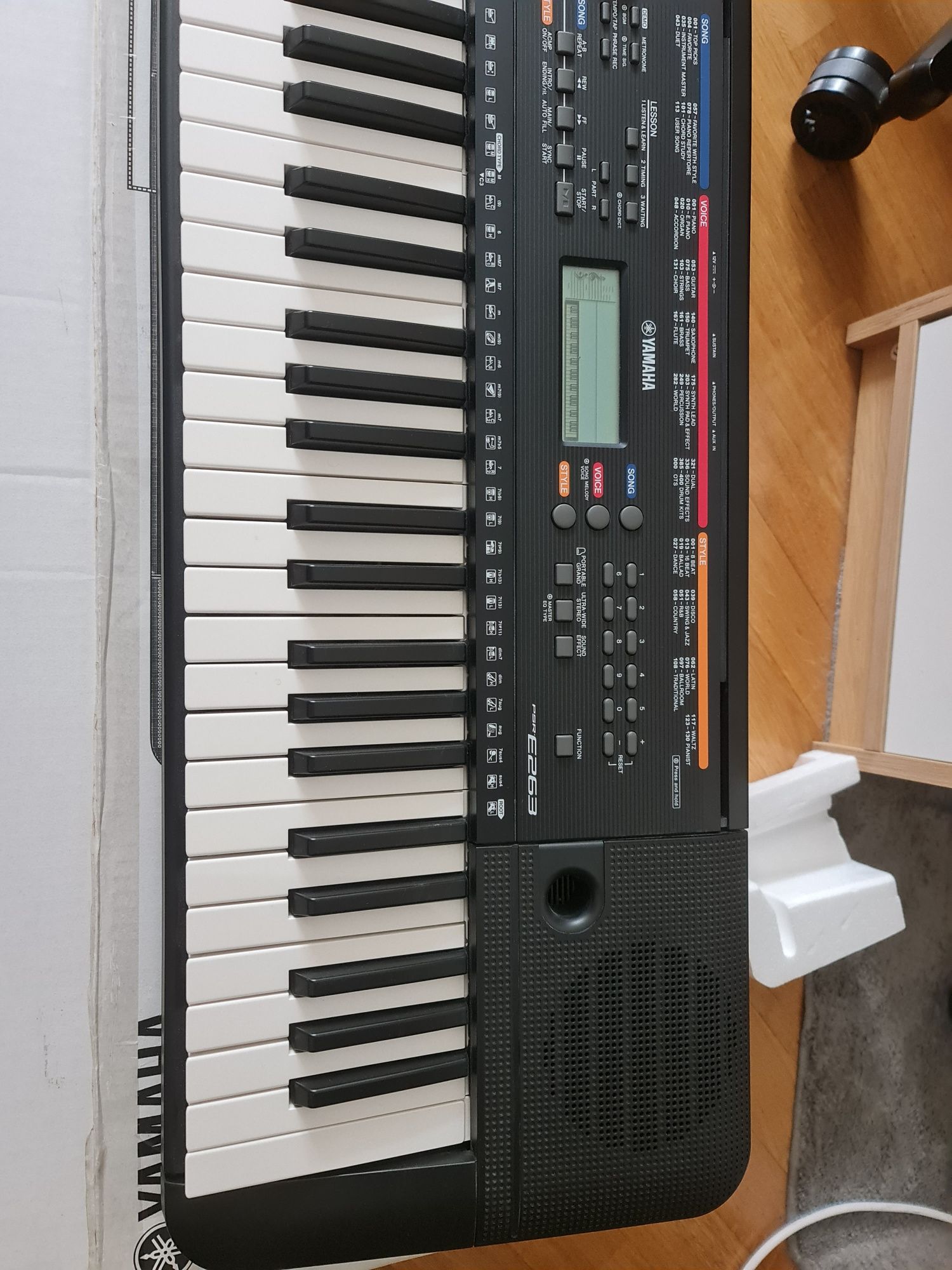 Продам Yamaha psr-e263