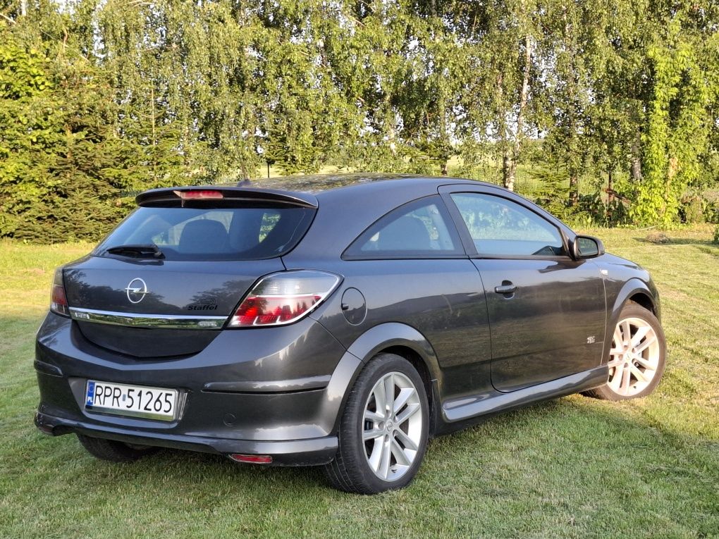 Opel Astra H GTC 1.6 , OPC Line
