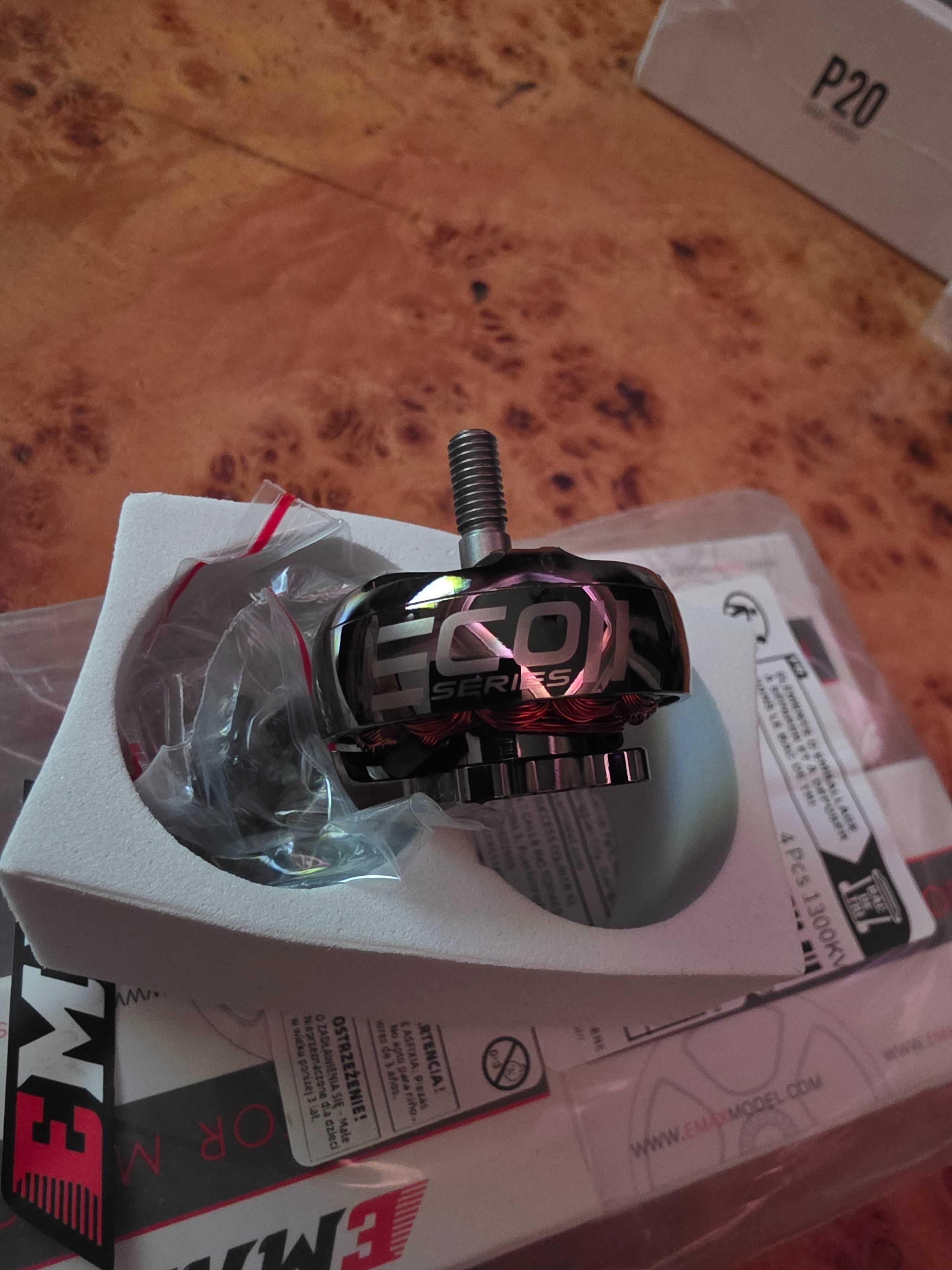 EMAX 2807 1300KV двигуни мотор fpv ємакс емакс e-max фпв EM2807AX4