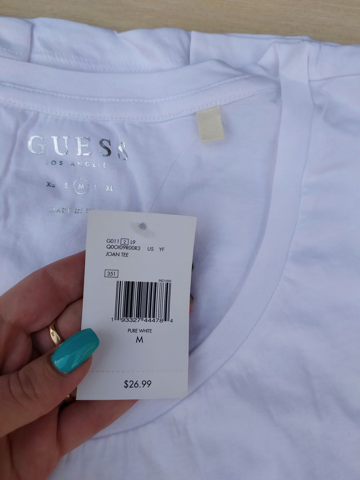 Стильная футболка Guess