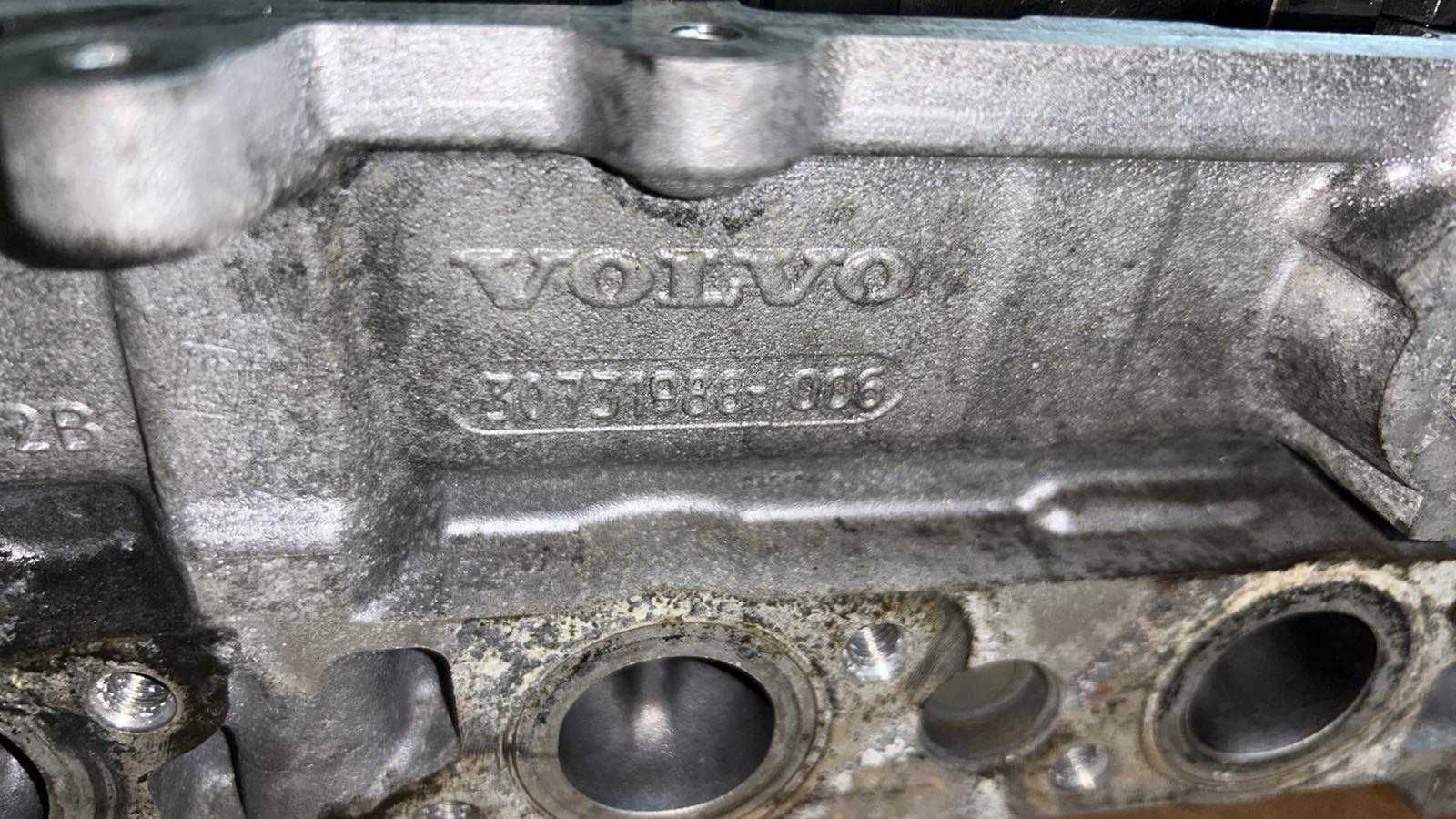 ГБЦ Головка блоку Volvo s60 v70 xc70 xc90,30731988