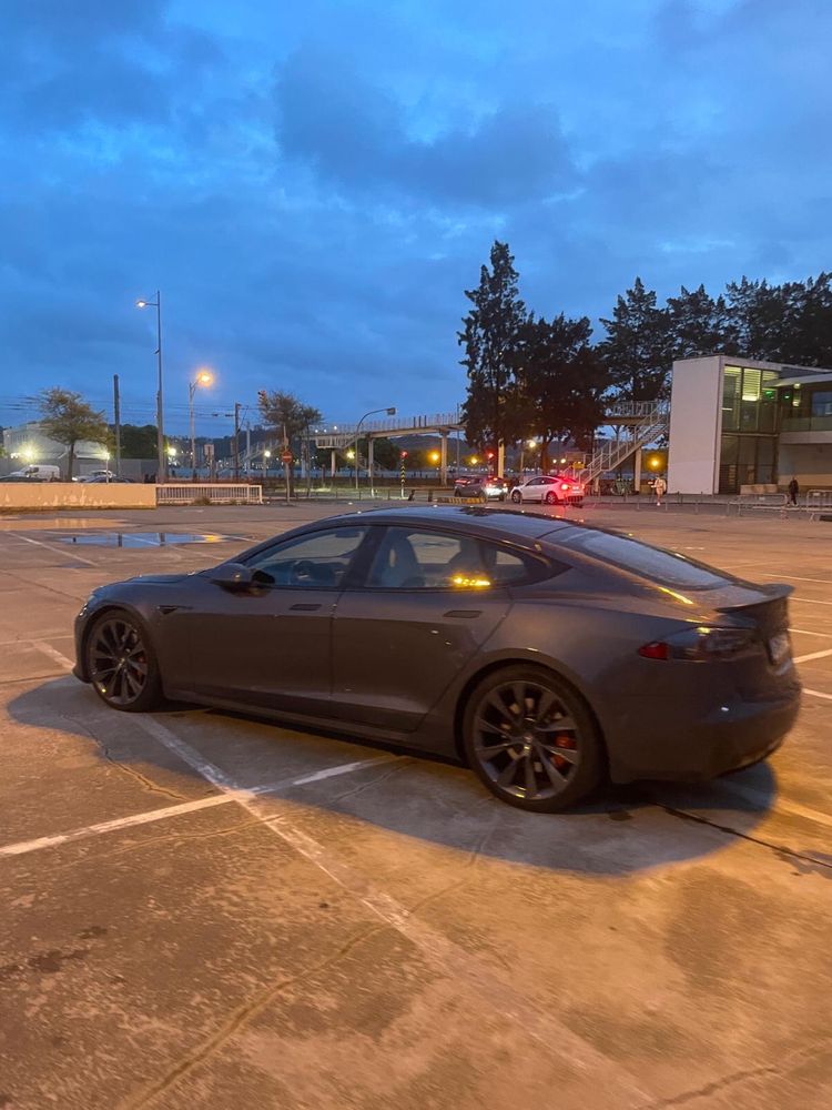 Tesla model S long range plus