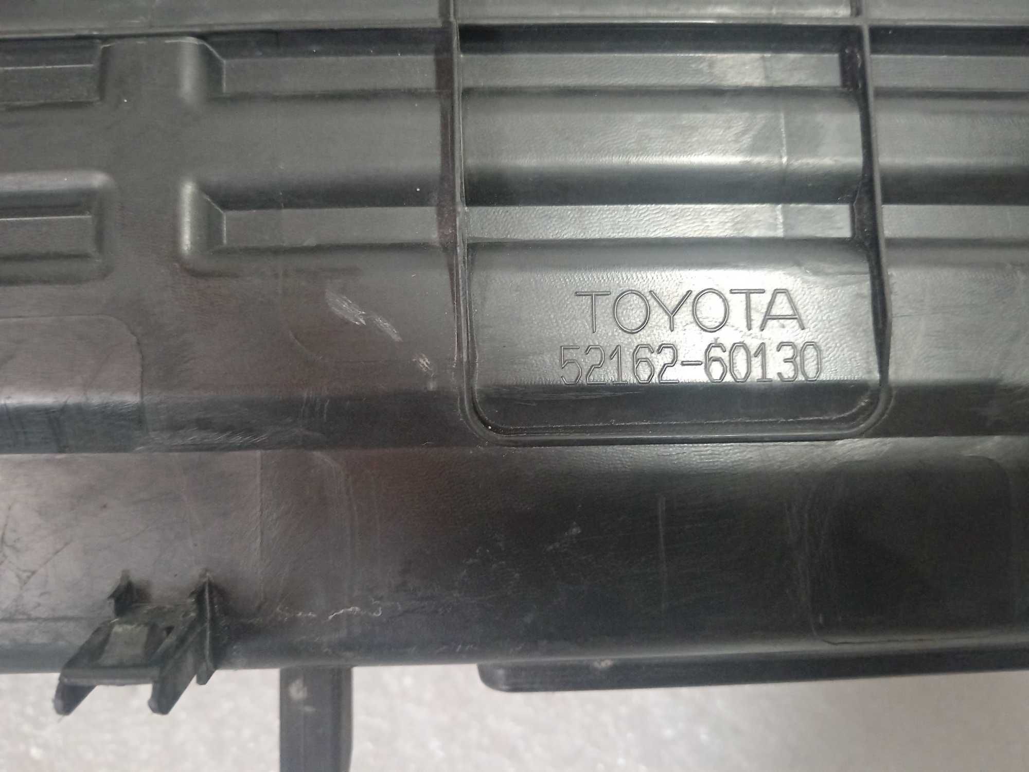5216260130 TOYOTA Накладка бампера заднього