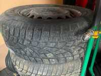 Продам комплект зимней резины dunlop 215/65/15 Vito 639 диски и колп.