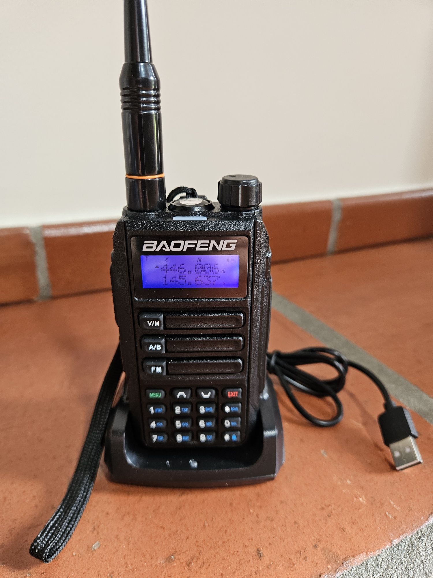 Rádio UHF/VHF Baofeng UV-16