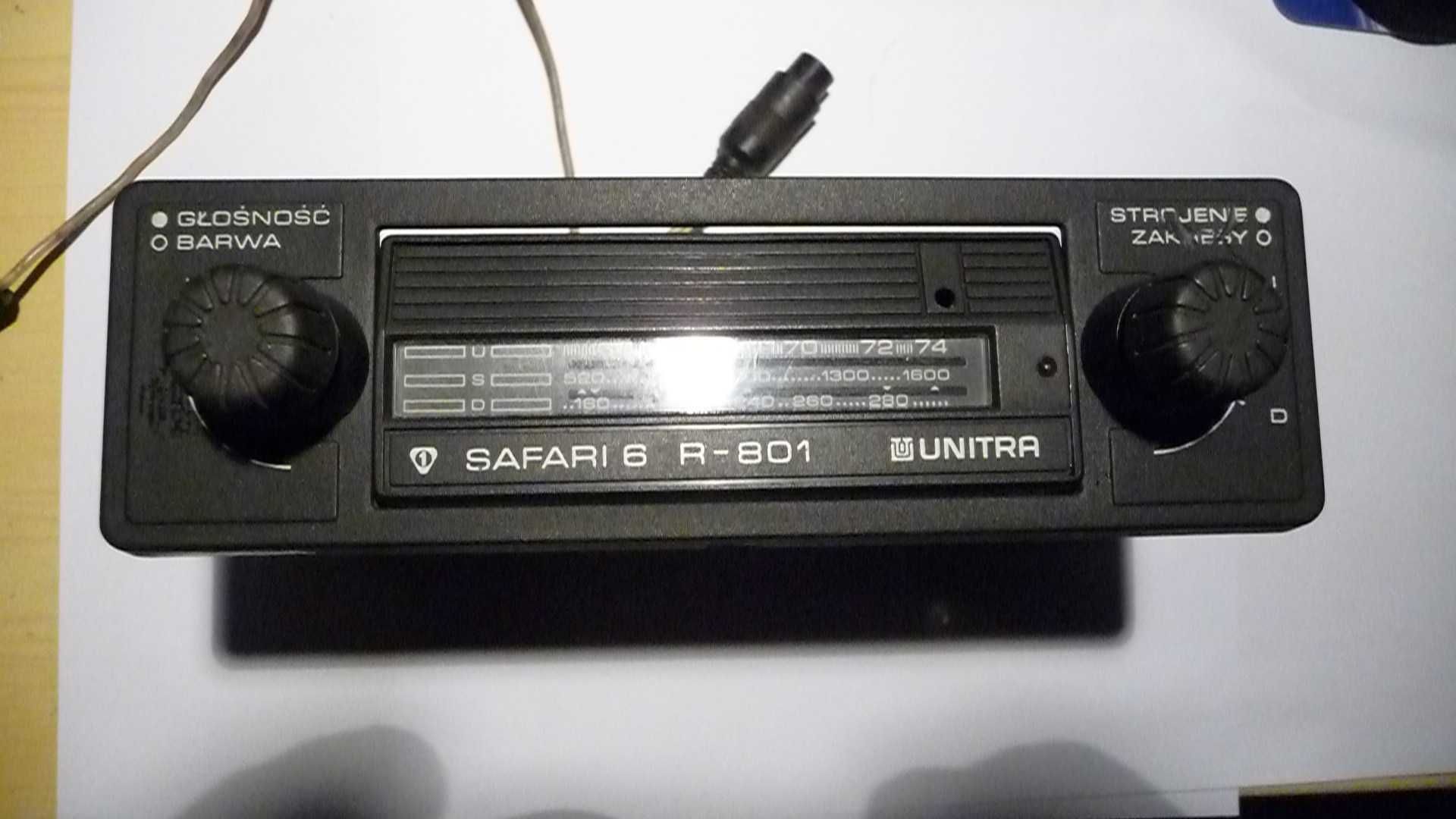 Zabytkowe radio samochodowe  Safari 6  R - 801 produkt Unitra PRL