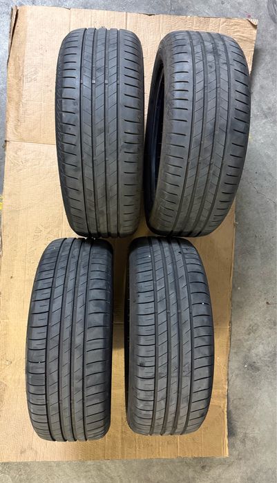 Pneus 225/55 R17 97W