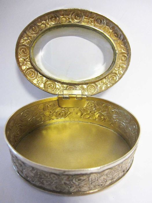 linda antiga caixa guarda joias Arte Nova em alpaca com vidro