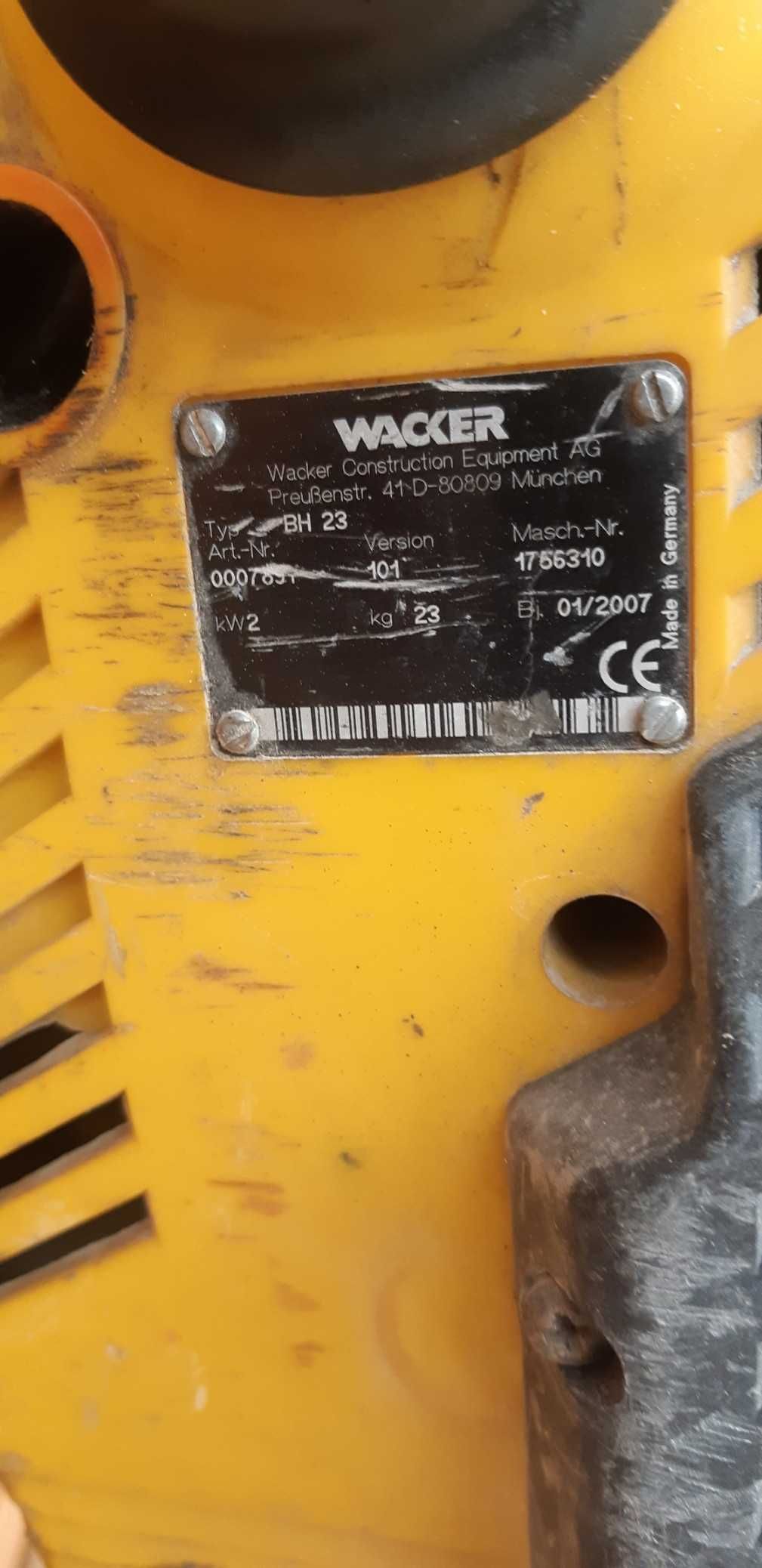 Młot spalinowy Wacker Neuson BH 23