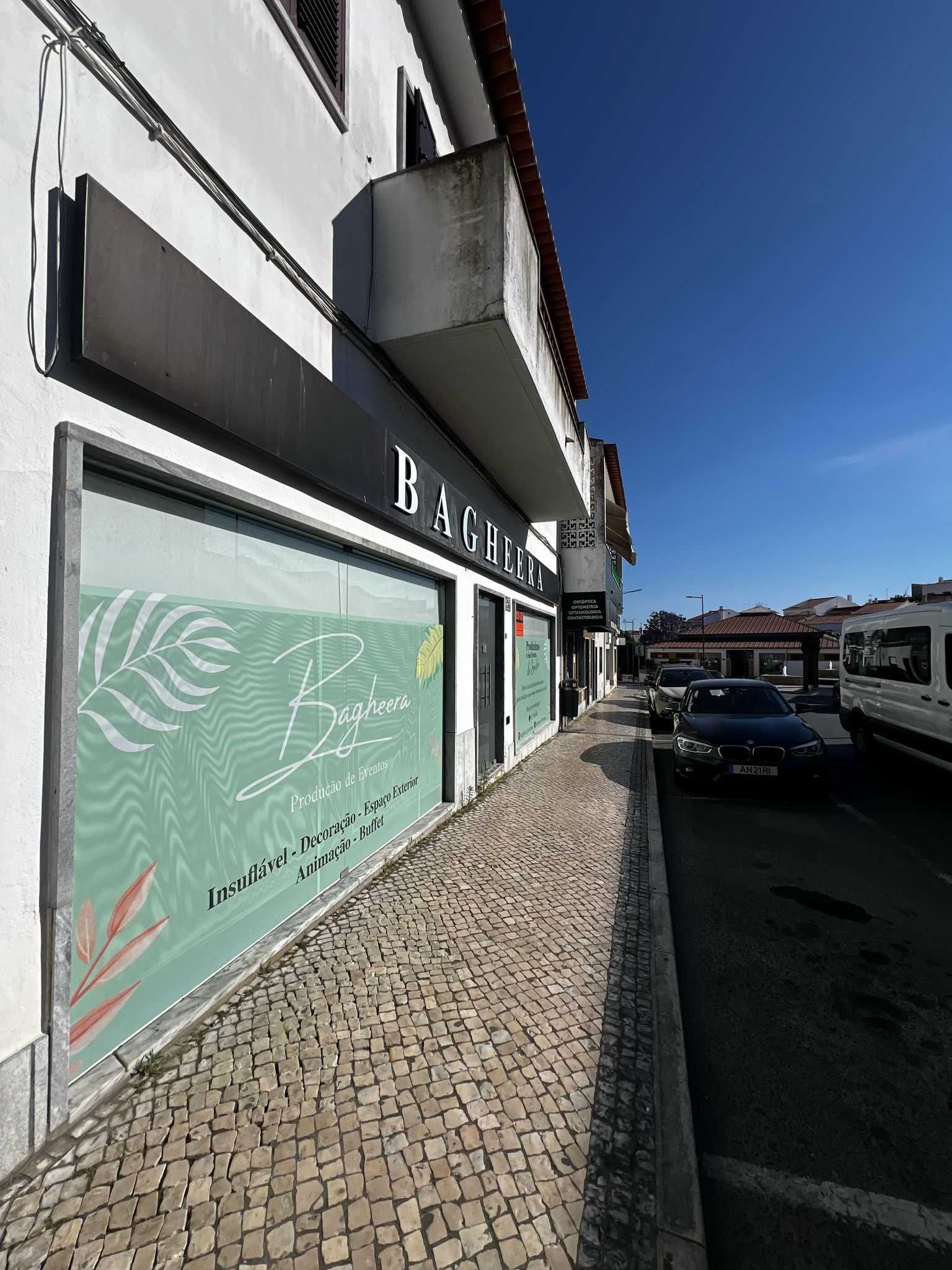 Loja com 255 m2 para alugar no centro de Aljustrel