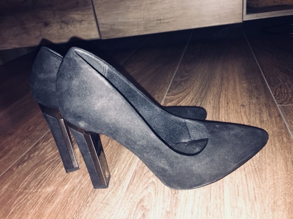 Buty na obcasie rozmiar 37