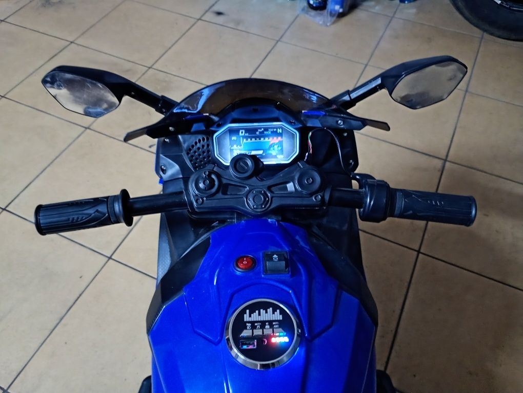 Motorek na baterie dla dzieci cena 300zł