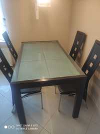 Stół kuchenny plus 4 krzesła