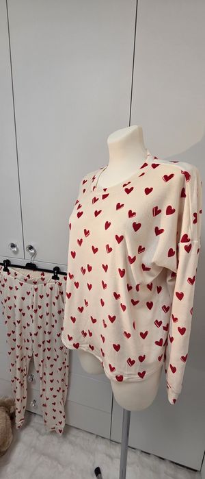 Serduszka czerwone. Nowa piżama z weluru