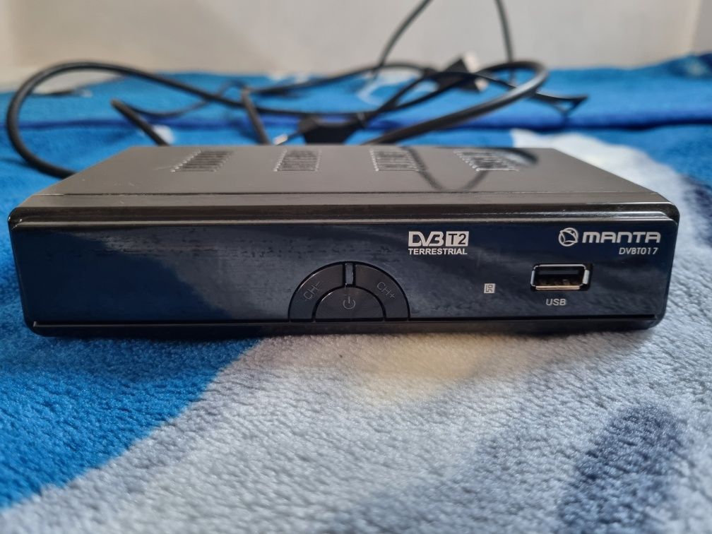 Telewizor 32' JVC  + dekoder MANTA