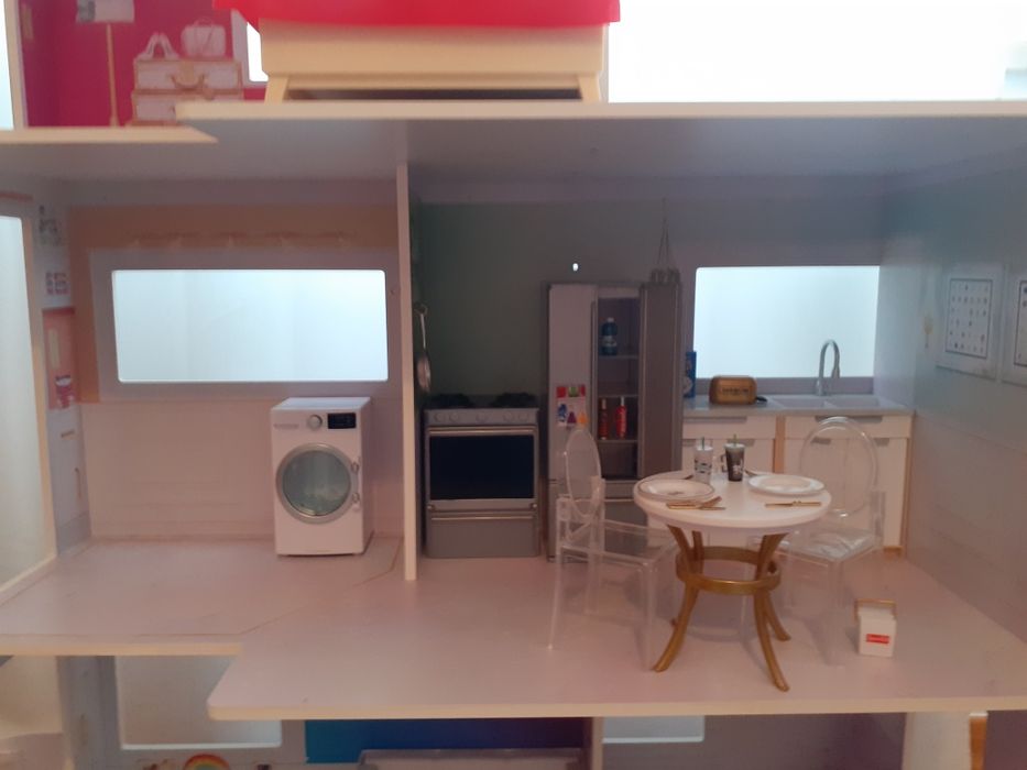 Casa de bonecas rainbow