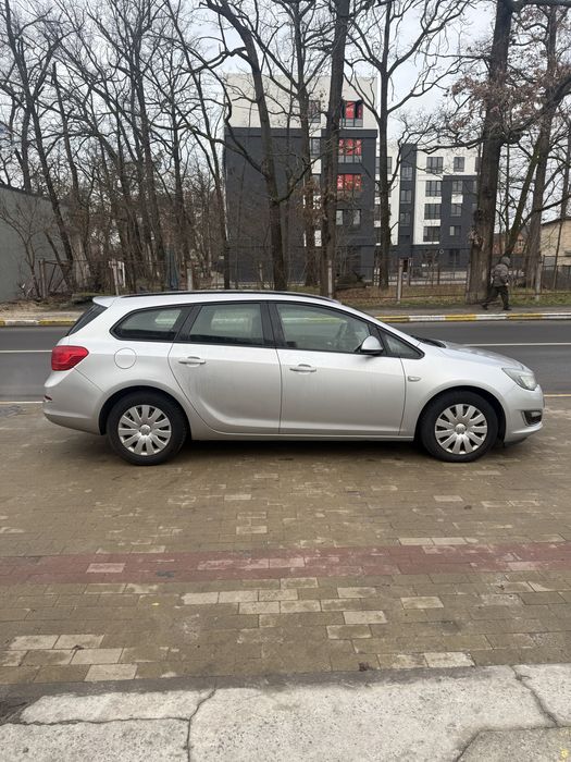 Opel Astra 2013 год 1.7 дизель механика