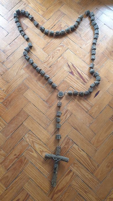 Terço antigo de parede feito á mão