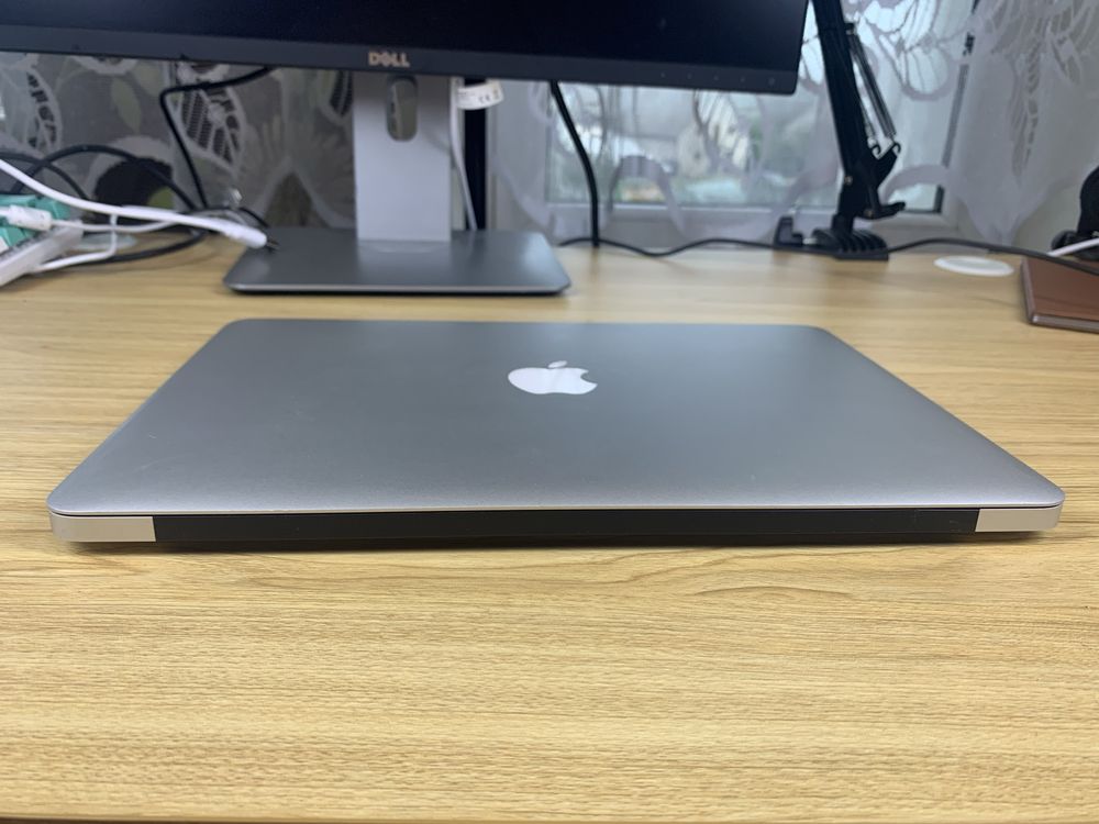 Laptop Apple Macbook Air A1466 i5 8GB RAM DDR3 MacOS Big Sur ładowarka
