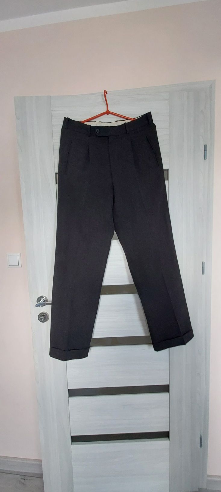 Spodnie męskie na kant garniturowe od garnituru S M  Letter