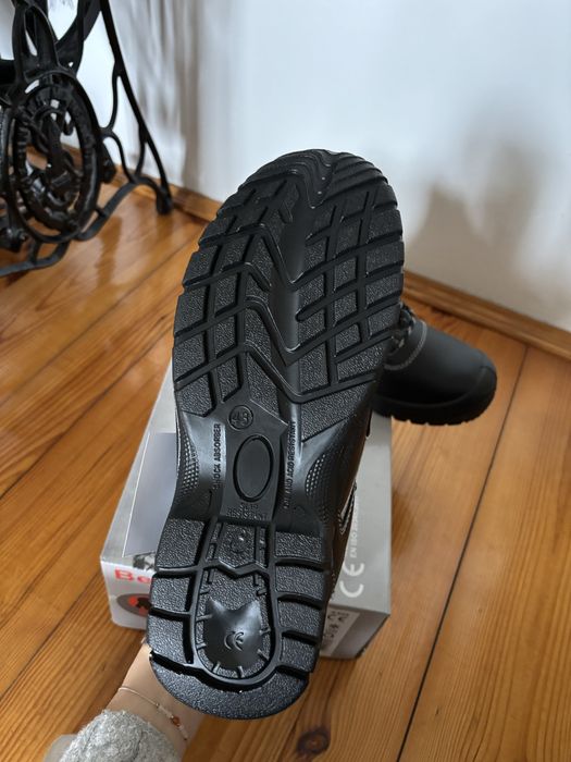 Nowe bezpieczne buty 43 zimowe ocieplane bearfield