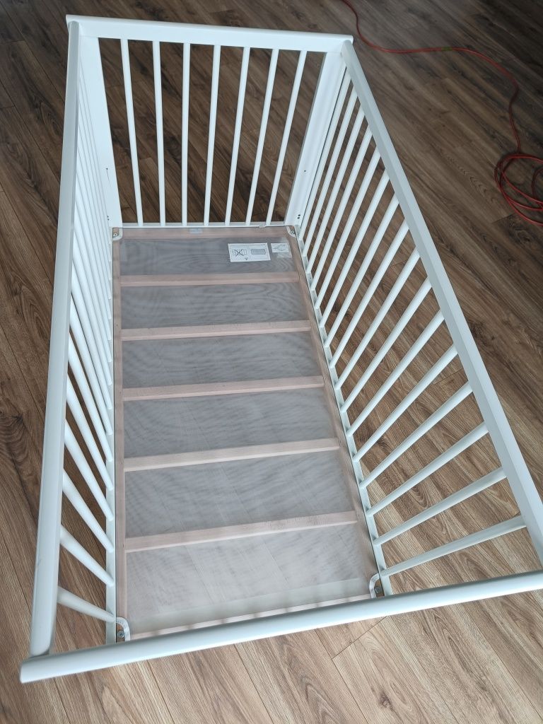 Łóżeczko dziecięce Ikea plus materac
