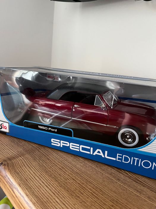 Ford 1950 Maisto 1/18