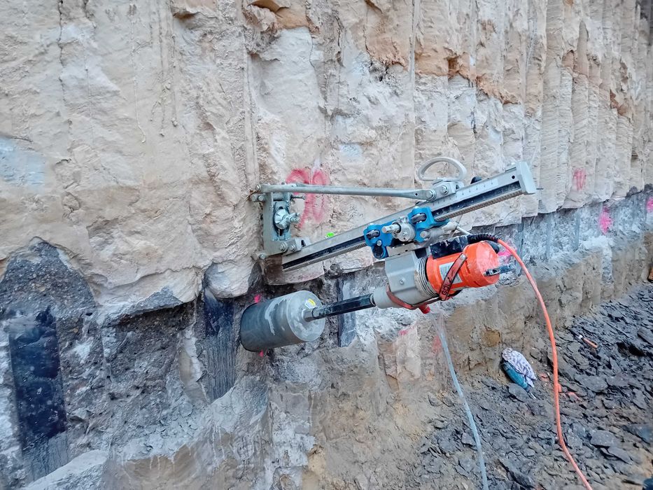 Technika diamentowa Wiercenie otworów Cięcie Kucie betonu