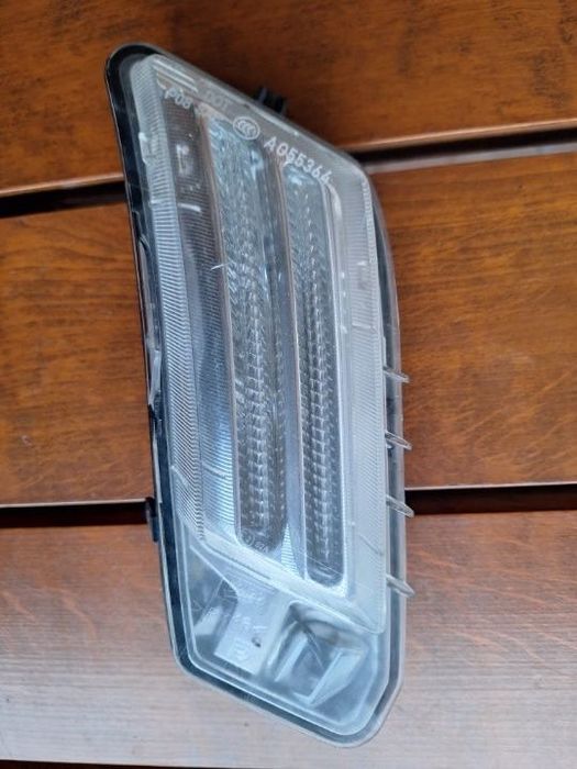 Lampka postojowa Volvo xc60. 2010 r. Prawa.