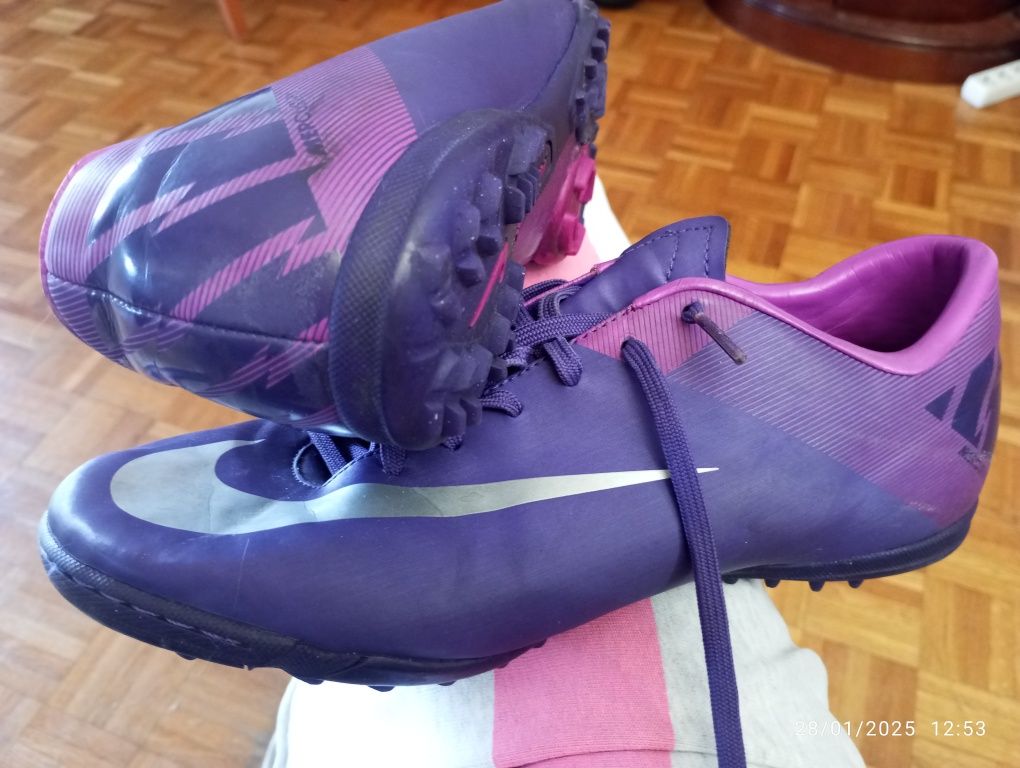 7 Vendo cada par sapatilhas
