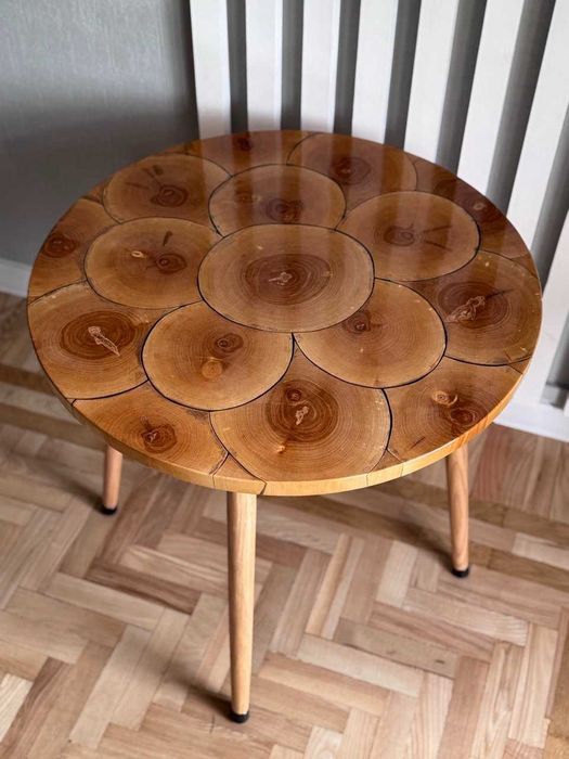 Стіл ручної роботи з епоксидною смолою та натурального дерева берези