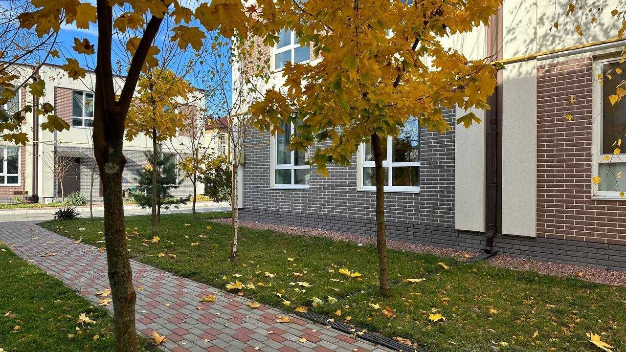 Таунхаус - квартира. ЖК "Country-Townhouse". Гора