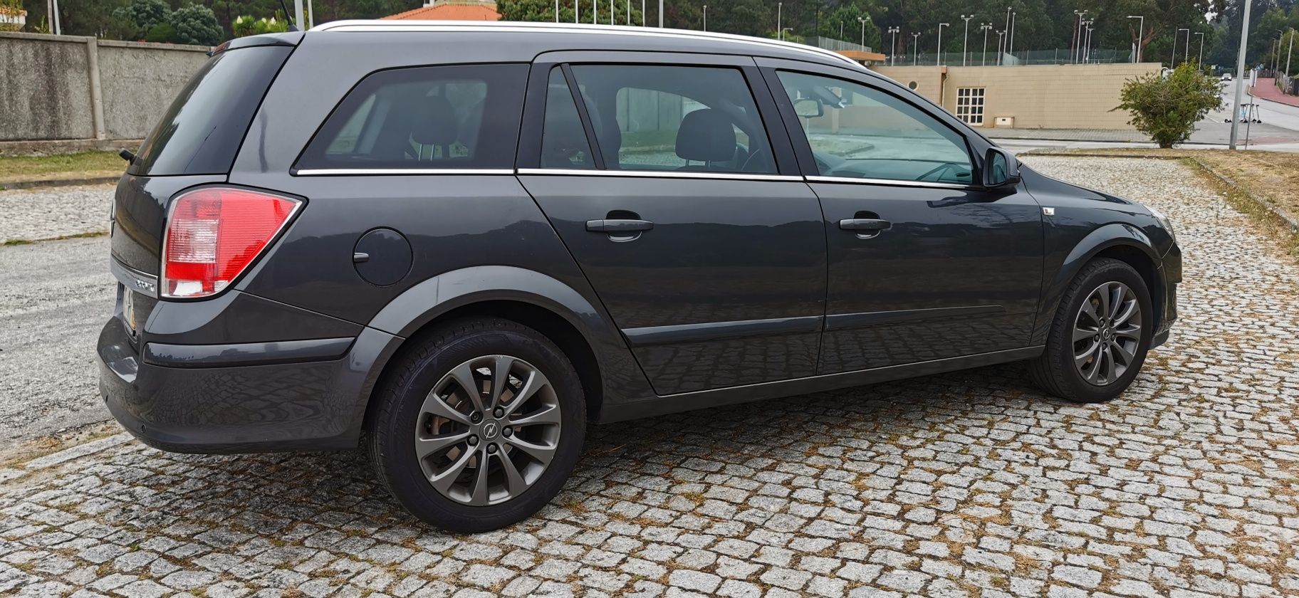 Opel Astra H caravan 1.7cdti cosmo plus. 110cv de 2010